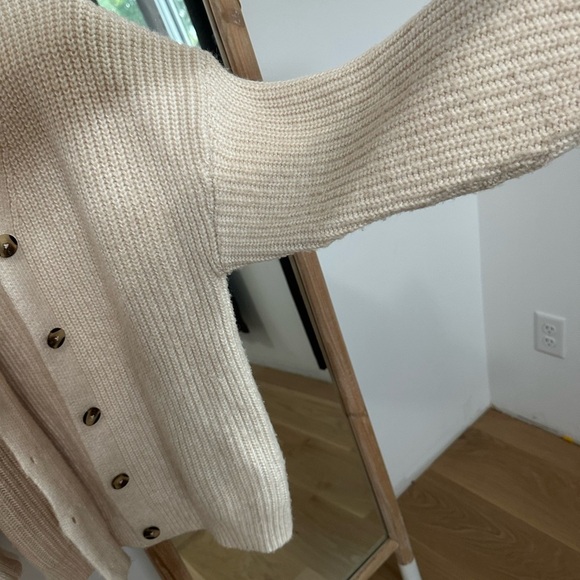 Oak + Fork Cozy Cream Women's Sweater - Picture 4 of 6